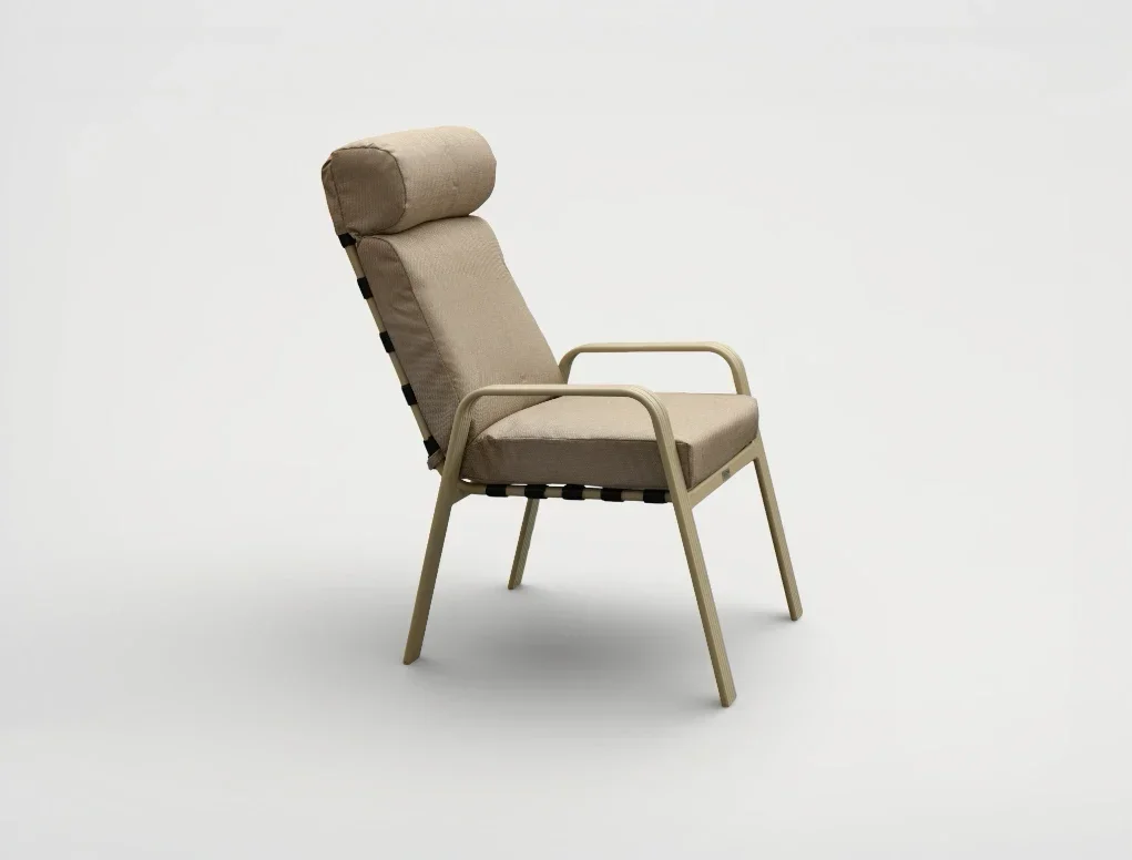 כסא אלומיניום מרופד בז' דגם פיין FINE CHAIR גארדיני Gardini - עיצוב מודרני עם משענת ראש